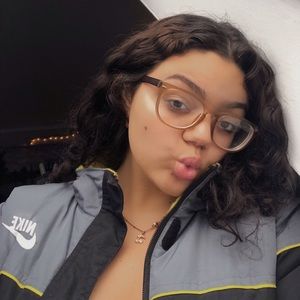 Meet your Posher, Gaby